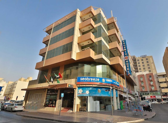 Palette Phoenix Hotel