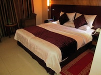 OYO 1389 Phoenix Hotel