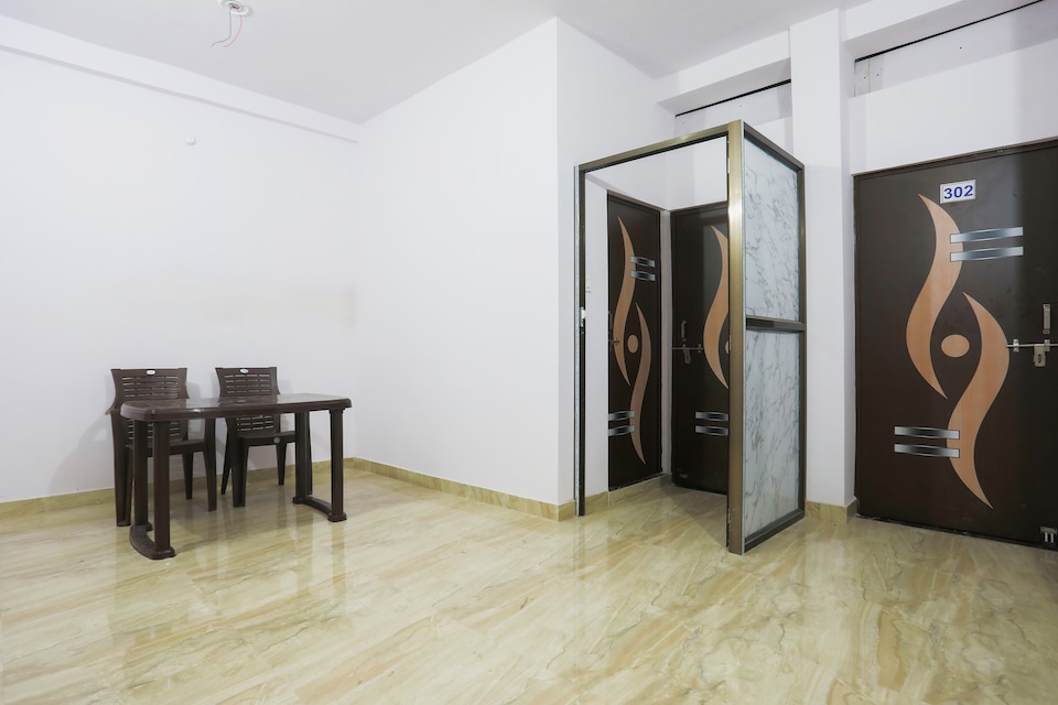 Hotel O National Banaras in, Godowlia, Varanasi