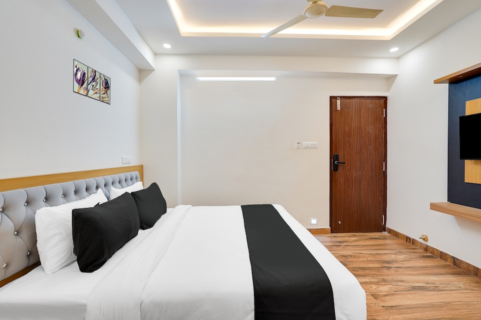 Townhouse RedMoon Suites, Marathahalli Bangalore, Bangalore