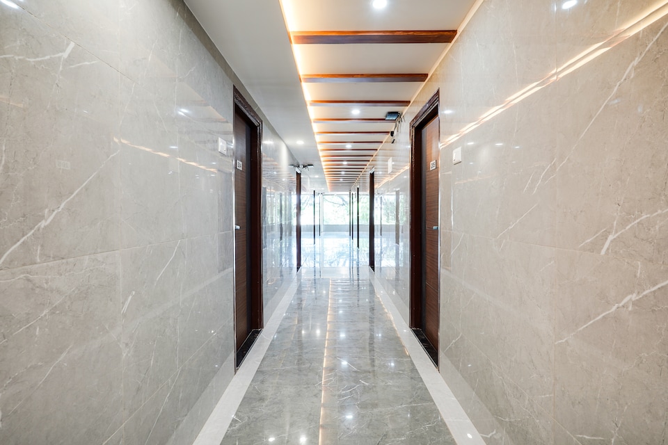 Townhouse RedMoon Suites, Marathahalli Bangalore, Bangalore