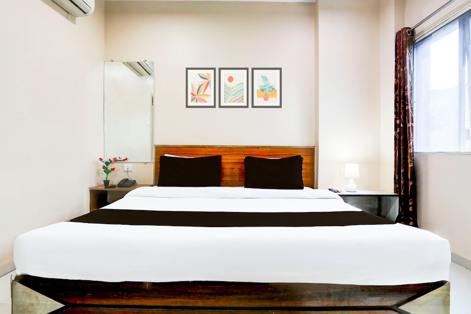 SPOT ON Hotel Swarat, Satna, Satna