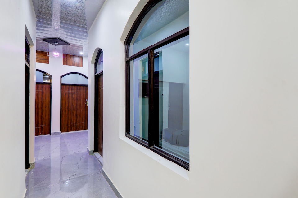 Hotel O NLT Palace, Airport Lucknow, Lucknow