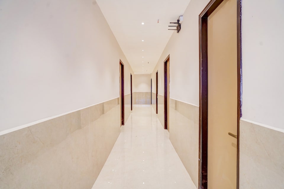 Hotel O STAR DIVINE HOTEL, Barra Kanpur, Kanpur