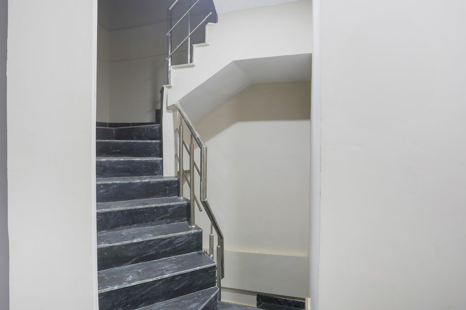 Hotel O S Grand, Rambagh Allahabad, Prayagraj