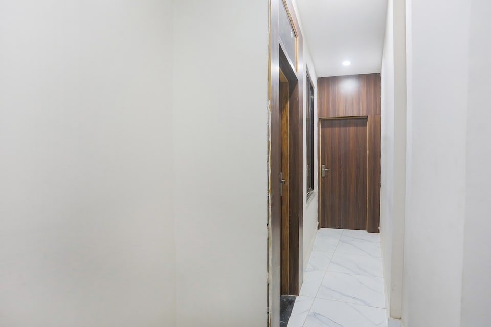 Hotel O S Grand, Rambagh Allahabad, Prayagraj