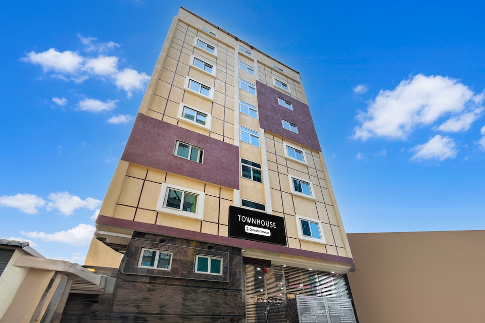 Super Townhouse Kokapet Formerly Aarian Tej Nilayam, Gachibowli, Hyderabad