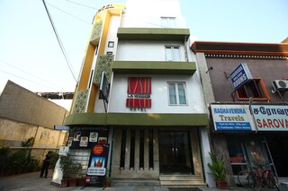 Local Ids Accepted Kotturpuram Chennai Pay At Hotel Starts 699 Oyo 1921 La Woods Hotel