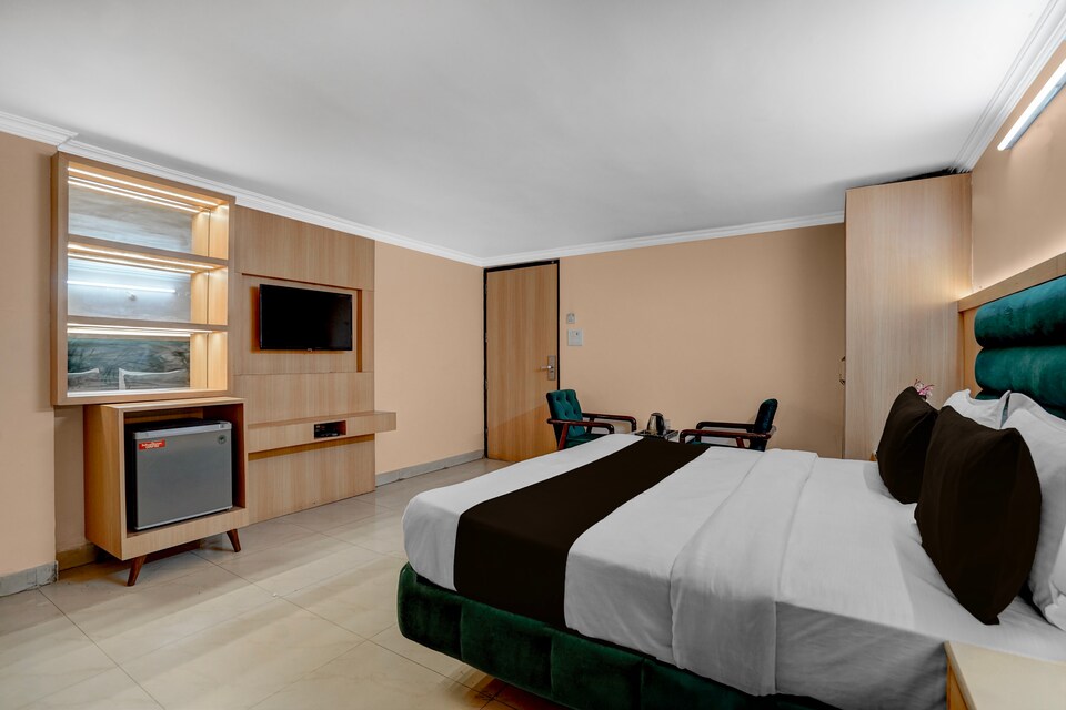 Collection O Amritsar Bus Stand Formerly Hotel Ricky International, Company garden Amritsar, Amritsar