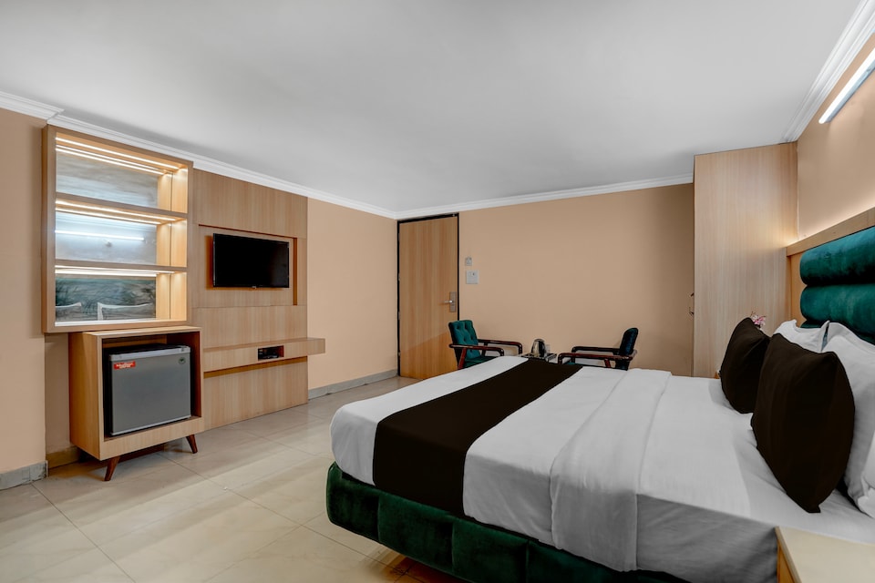 Super Collection O Amritsar Bus Stand Formerly Hotel Ricky International, Company garden Amritsar, Amritsar