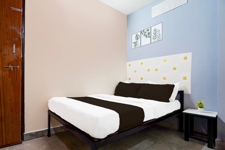 Hotel O SUNRICH HOTEL LODGING AND BOARDING, Bus Stand Nagpur, Nagpur