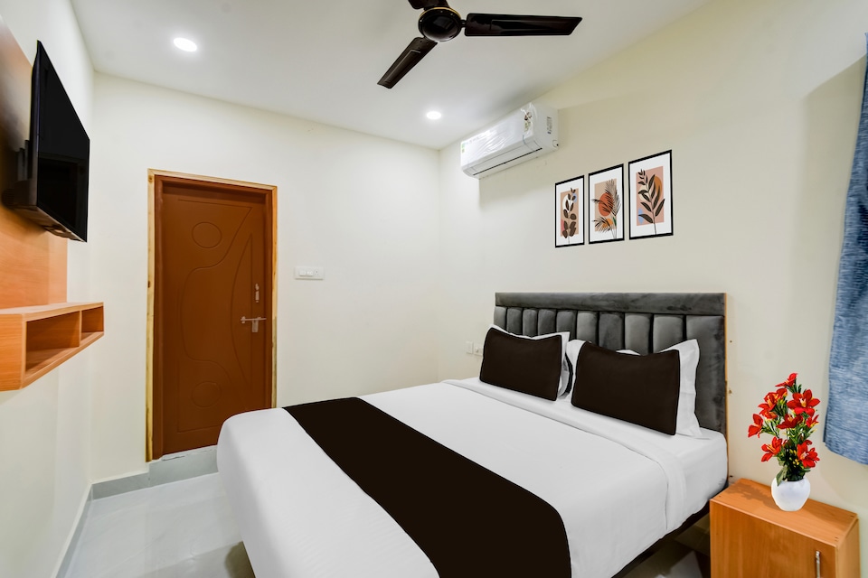 Super Townhouse Oak LB Metro Station Formerly Sunil Arcade, LB Nagar-Uppal, Hyderabad