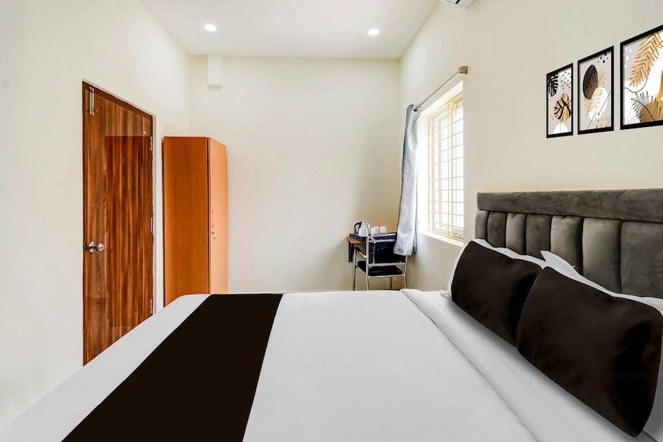 Super Townhouse Oak Kamineni Bus Stop, LB Nagar-Uppal, Hyderabad