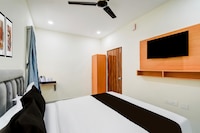 Super Townhouse Oak Kamineni Bus Stop