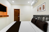 Super Townhouse Oak Kamineni Bus Stop