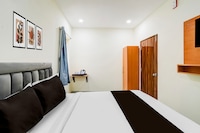 Super Townhouse Oak Kamineni Bus Stop