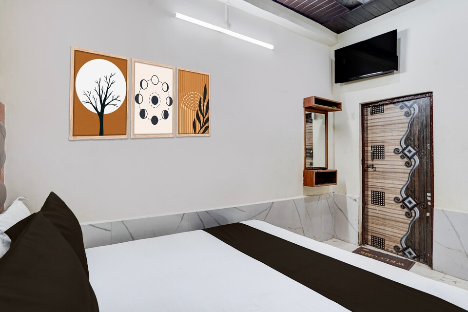 Collection O Mathura Railway Junction Formerly Brij Gaurav Guest House, Mathura Station, Mathura