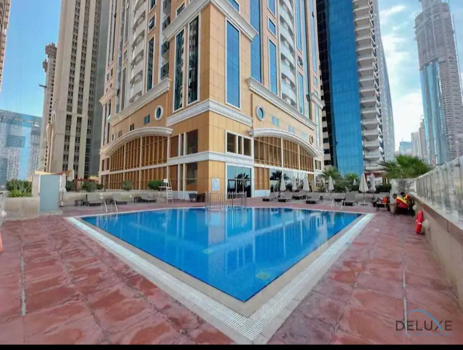 OYO 1393 Home Premium 1-Bed @Marina MC, Al Sufouh 2