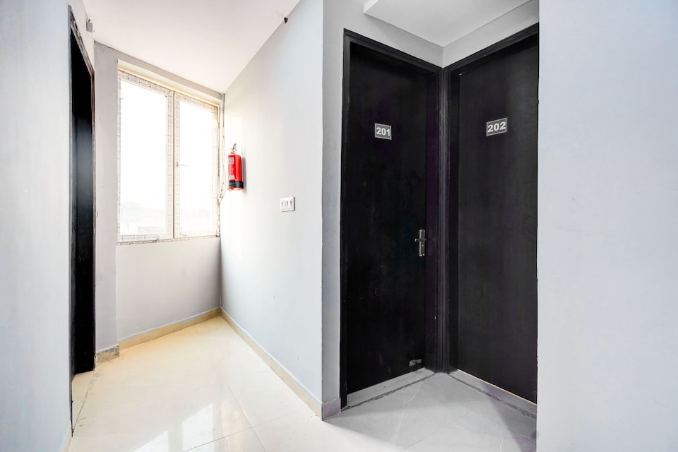 Hotel O Varn Residency And Hotels, Greater Noida, Noida