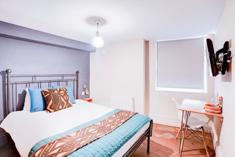 Peckham Rooms Hotel by Belvilla, South Kensington London, London