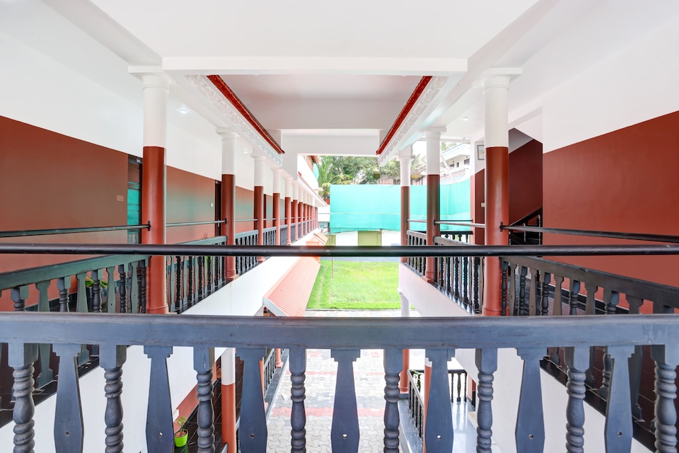 Hotel O Ocean Queen Palace Hotel, Kovalam Kerala, Kovalam