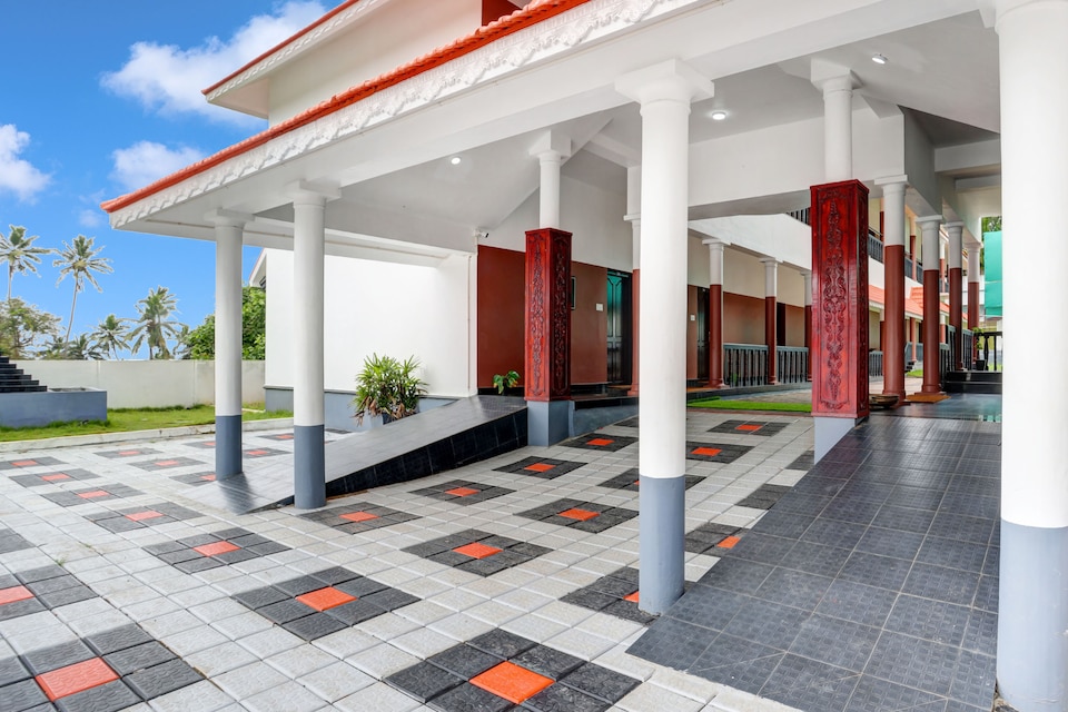 Hotel O Ocean Queen Palace Hotel, Kovalam Kerala, Kovalam