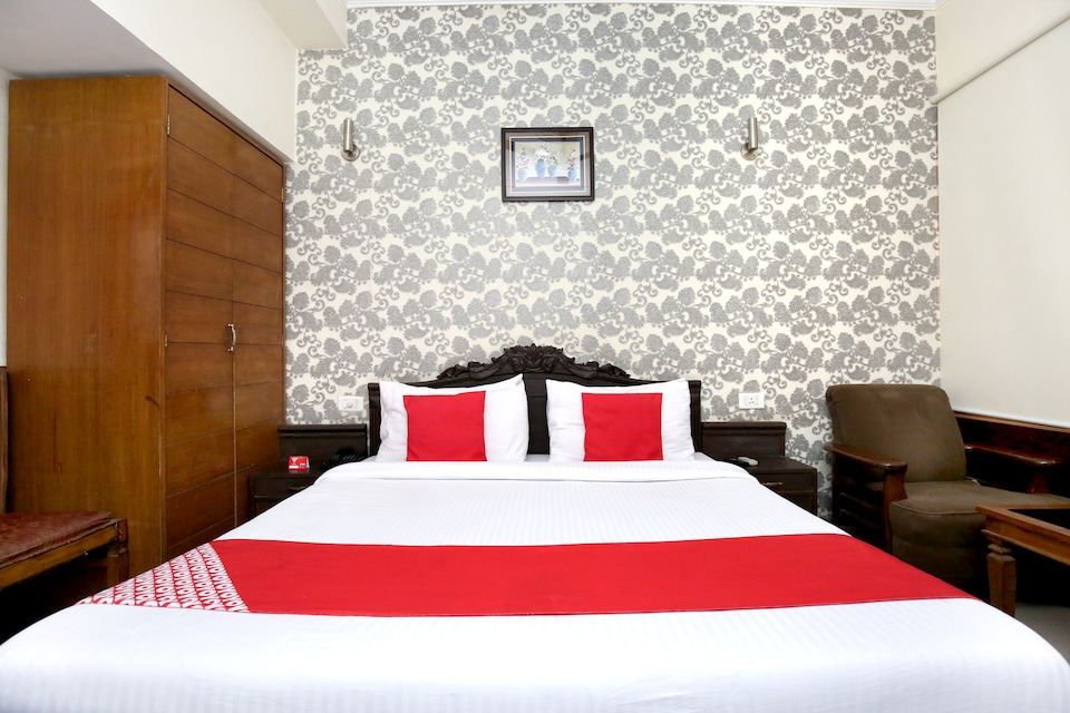 OYO 1933 Hotel City Paradise, Central Chandigarh, Chandigarh