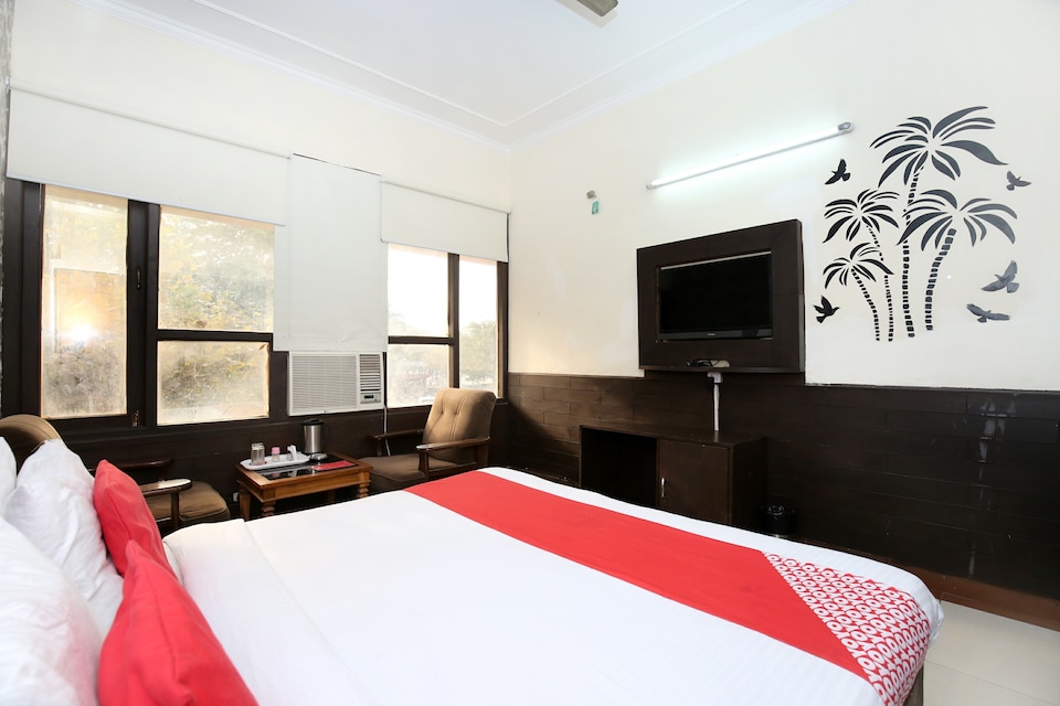 OYO 1933 Hotel City Paradise, Central Chandigarh, Chandigarh