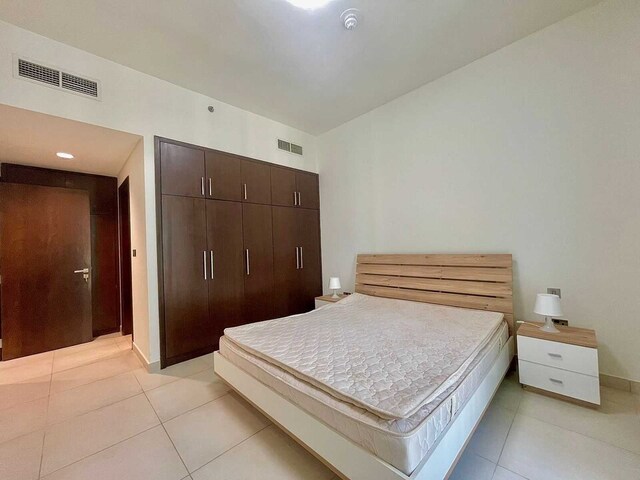 OYO HOME 1396 1 Bedroom With Spacious Rooms 