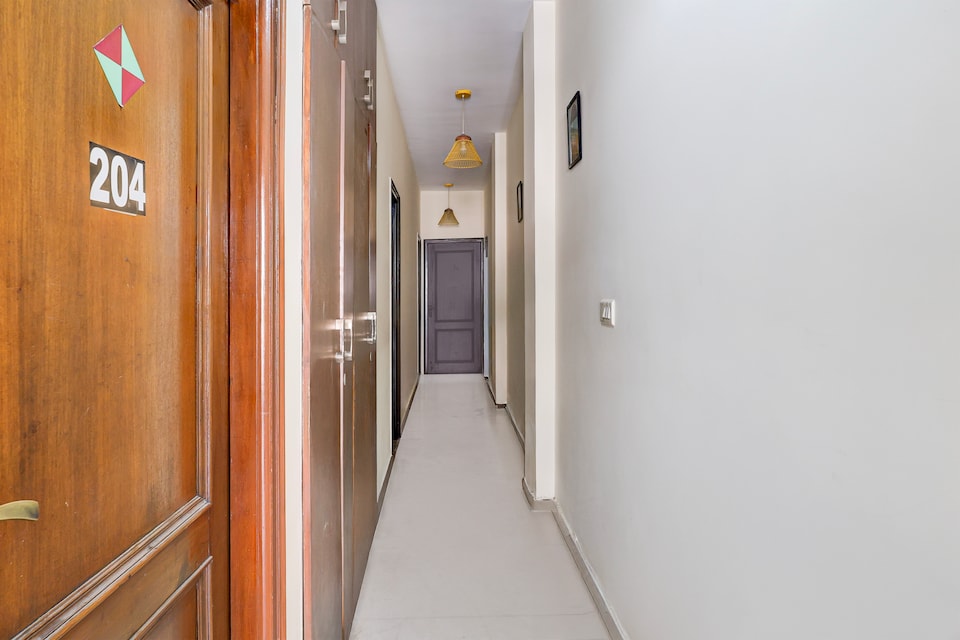 Hotel O STAYLO COZY STAY, Nizamuddin Delhi, Delhi