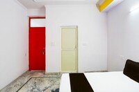 Hotel O Maharaja Near By Vinayak Hospital Gali No-5