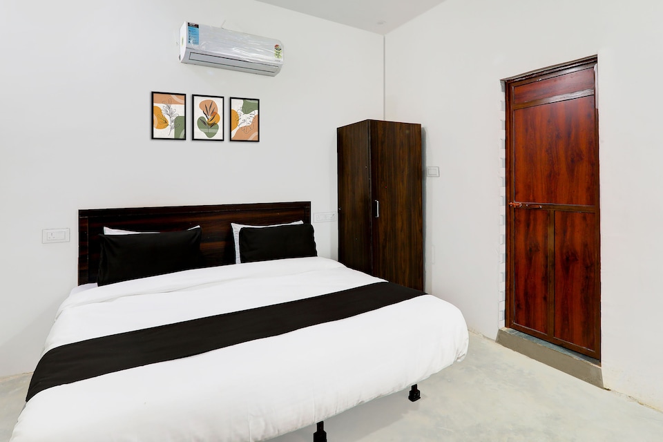 830022 Hotel Park Queen, Golghar, Gorakhpur