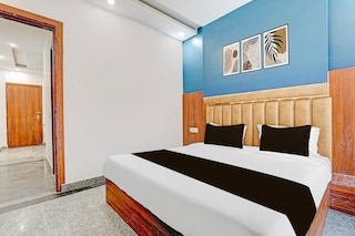 Super Townhouse Sector 62 Gurgaon Near World Mark