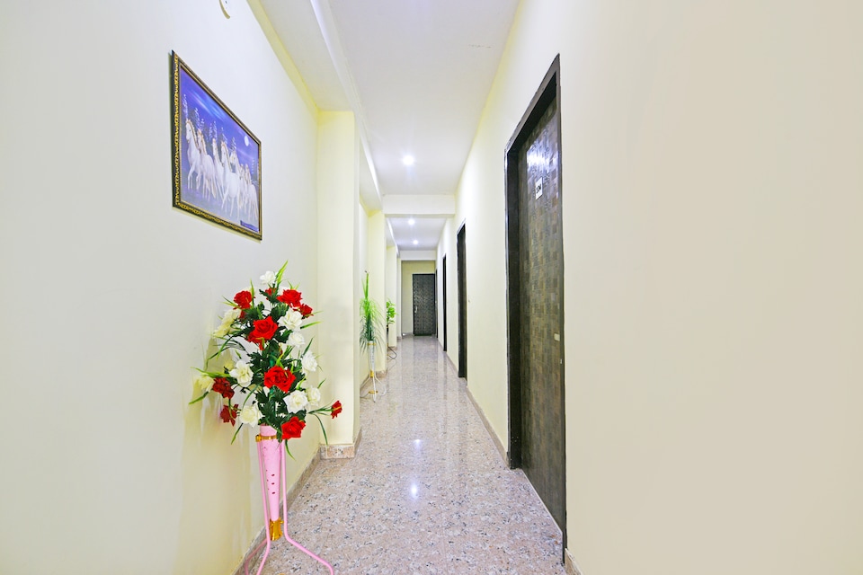 Hotel O Gulabi Delight, Faridabad, Faridabad