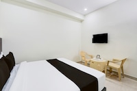 OYO 830081 The Moon Star Hotel