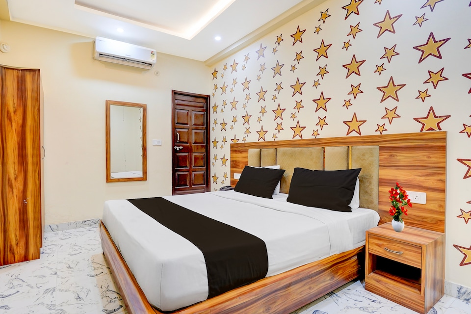 Super Collection O Godowliya Varanasi, Godowlia, Varanasi