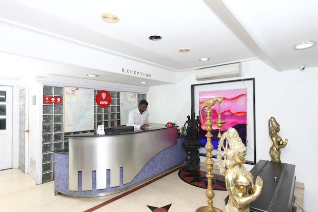 OYO New Park Near Marina Beach