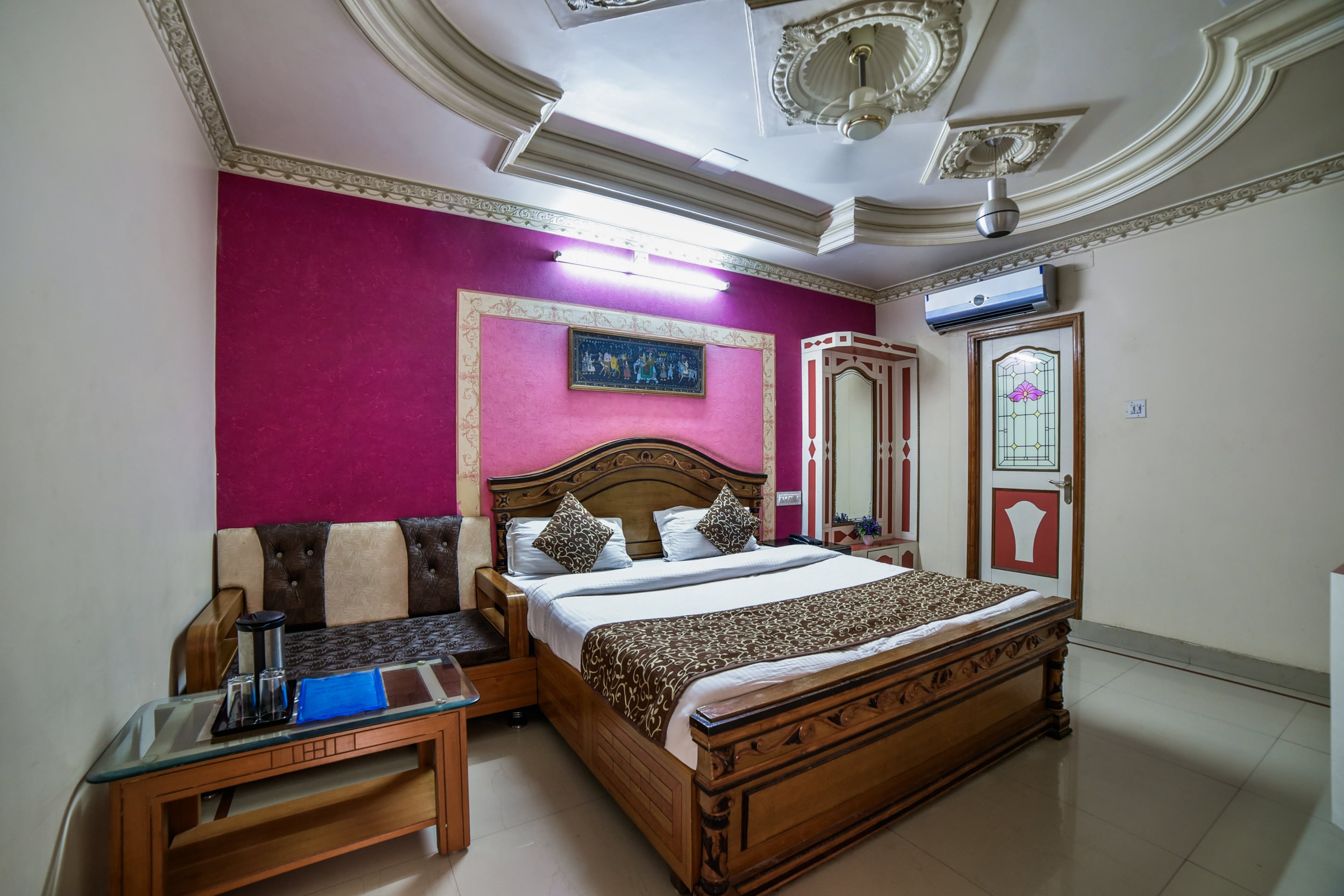 OYO 1942 Hotel Bharat Palace, Premium Bikaner, Book ₹1414 OYO