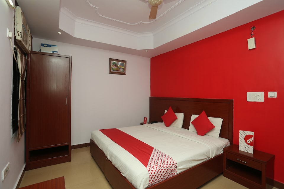 Capital O 1944 Hotel Saubhagya Inn, Charbagh Lucknow, Lucknow
