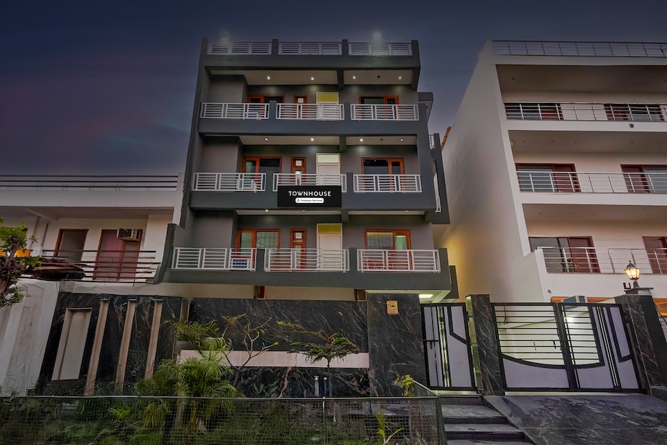Townhouse Sector 135 Noida, Noida Expressway SEZ, Noida