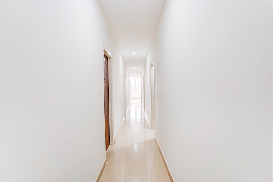 Hotel O HMR Inn, Hebbal Bangalore, Bangalore