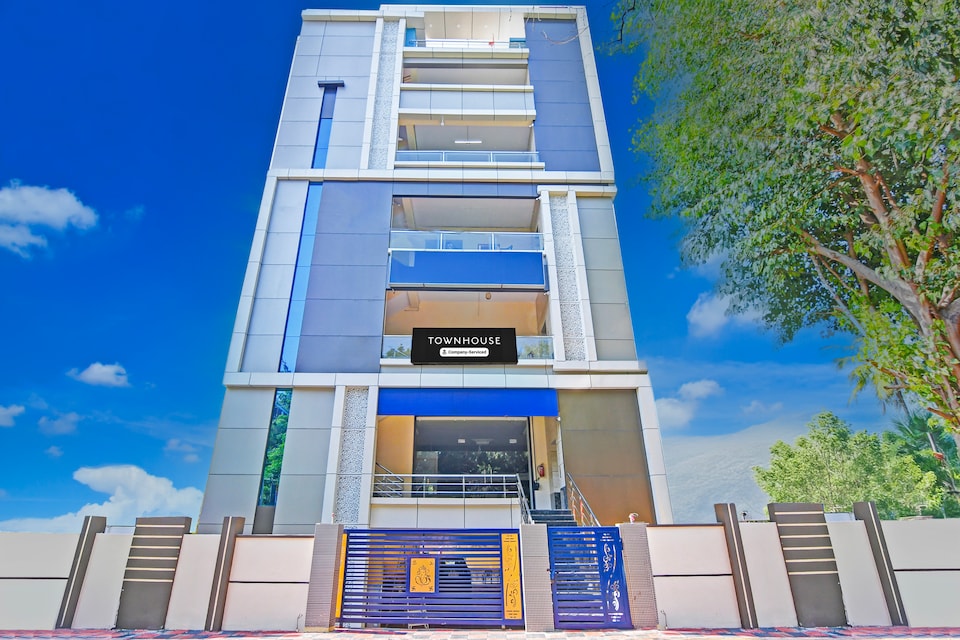Super Townhouse Dwarakanagar Near Gurudwara, Transit Vizag, Visakhapatnam