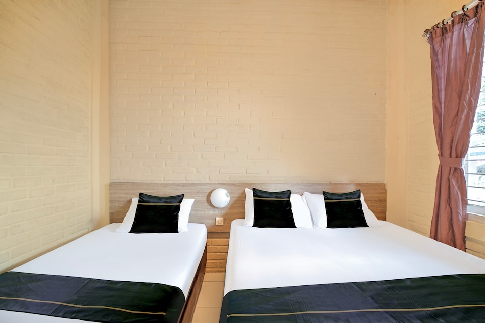 Collection O Bogor Puncak Near Gunung Mas Formerly Villa Bunga Bunga, Bogor Puncak, Kabupaten Bogor