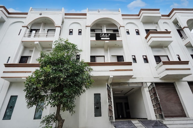 Townhouse Oak Char Dham Vrindavan