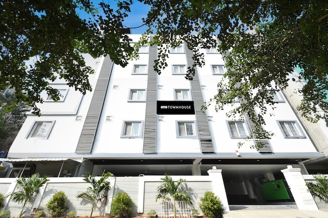 Super Townhouse IKON SUITES