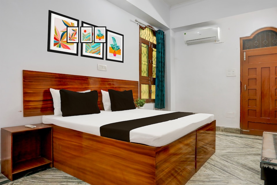 SPOT ON The Relax P Guest House, Cantonment, Varanasi