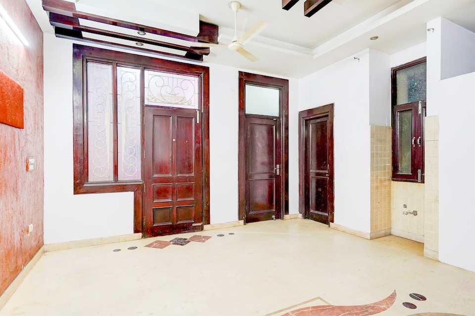  HOTEL O GRAND STAY INN, Vaishali Kaushambi Metro, Ghaziabad