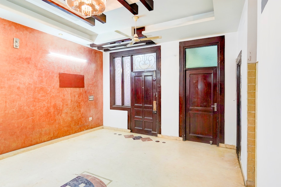  HOTEL O GRAND STAY INN, Vaishali Kaushambi Metro, Ghaziabad