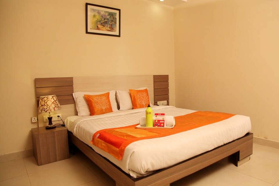 OYO 1960 Hotel Mandiram, Chowk Allahabad, Prayagraj