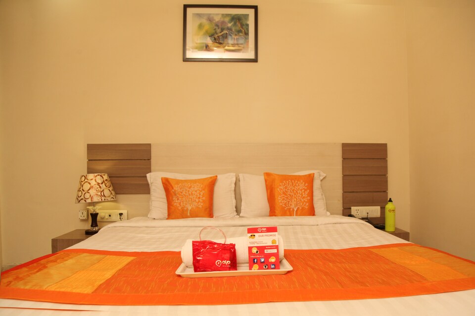 OYO 1960 Hotel Mandiram, Chowk Allahabad, Prayagraj